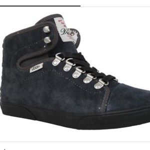 VANS off Hadley Hiker Grey Black Suede Shoes